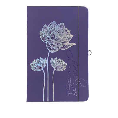  Книжка записна PIANTE, на гумці, 136х207мм, 96 арк., кліт., офсет крем., тв.лам.обкл., фіолетова